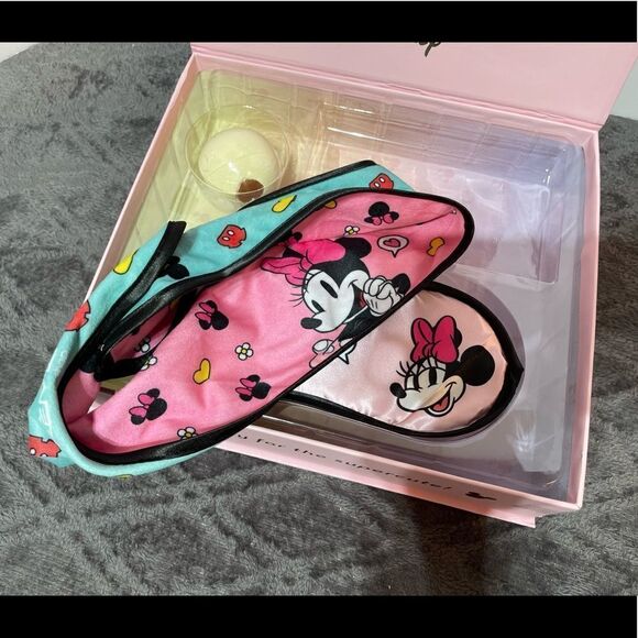 The Crème Shop Disney Spa Gift Set Of 3 NWT - Picture 3 of 7